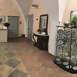 Dell'academia 蒙多维