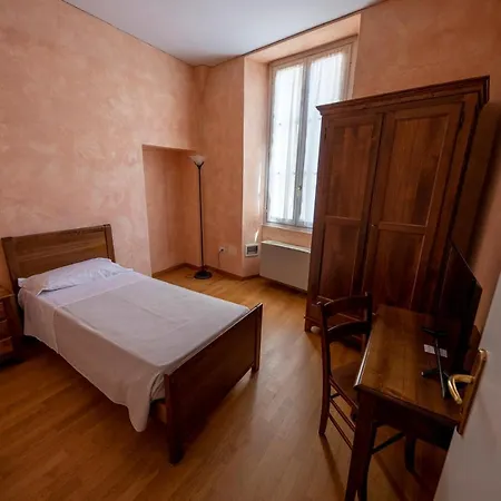 Dell'academia Szálloda