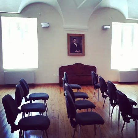 Dell'academia Hotel Mondovì