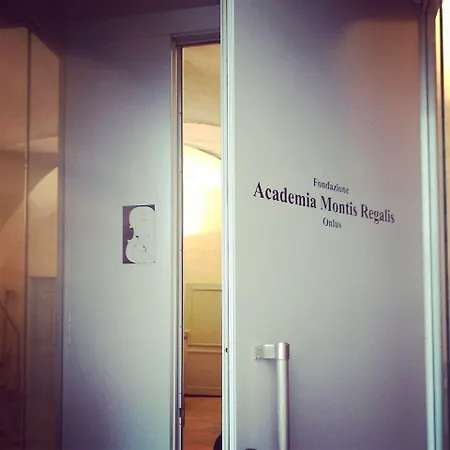 Dell'academia Szálloda Mondovì