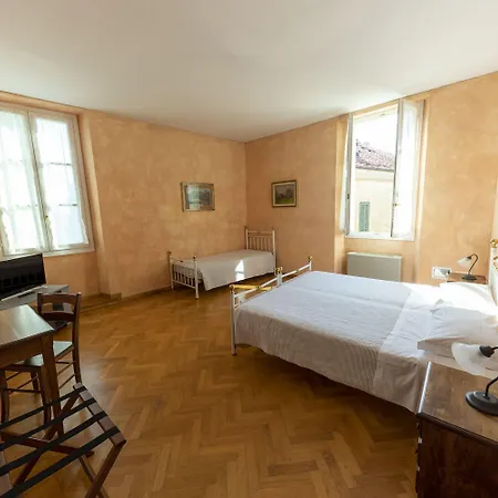 Dell'academia Mondovì