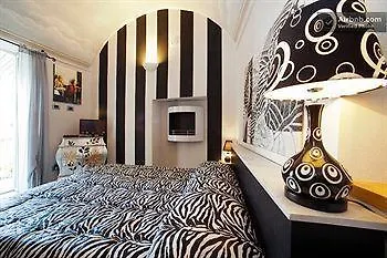 Dell'academia Szálloda