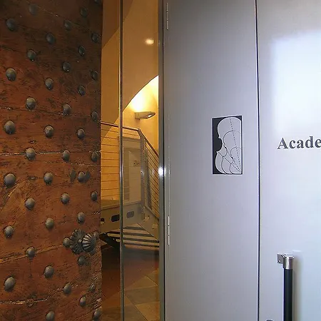 Dell'academia Szálloda Mondovì