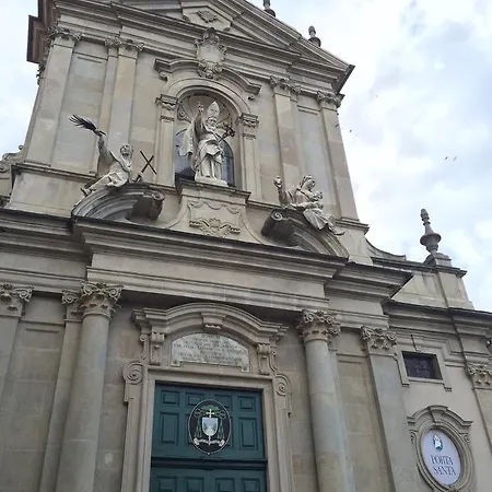 Dell'academia Szálloda Mondovì