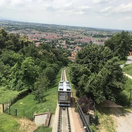 Dell'academia Szálloda Mondovì