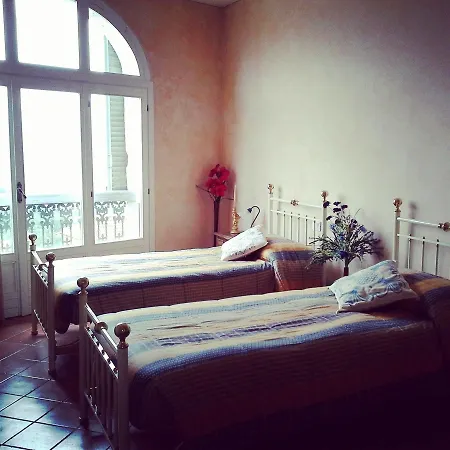 Dell'academia Hotel *