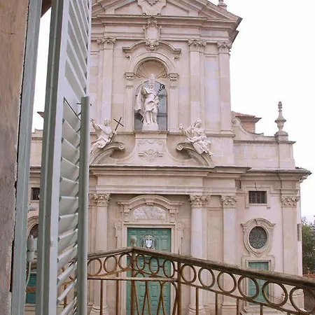 Dell'academia 酒店 *